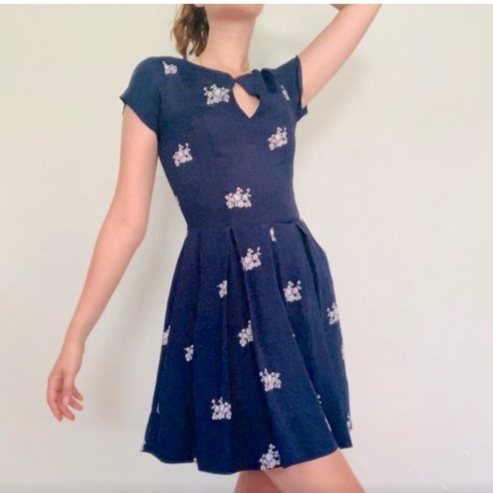 Reformation Navy Blue floral Keyhole Dress Size XS